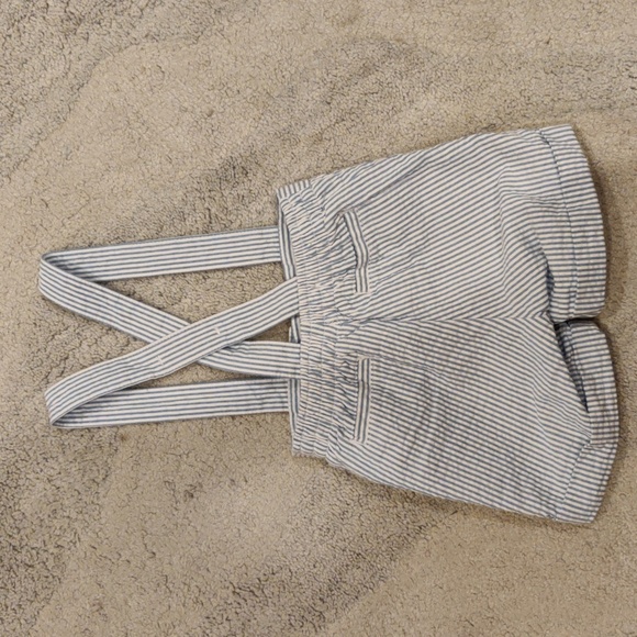 Janie & Jack Seersucker Shorts with suspenders - Picture 2 of 3